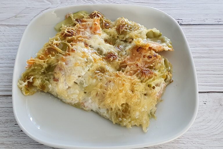 Gratin de ravioles, courgettes et saumon fumé
