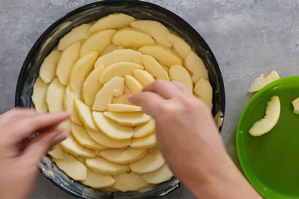 gâteau aux pommes caramélisées