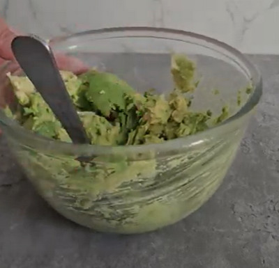 Guacamole maison au citron vert et coriandre