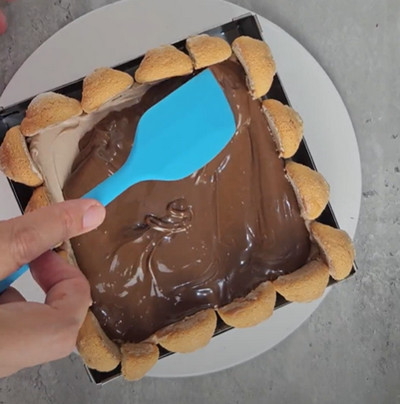 Part de charlotte au Nutella et M&M’s