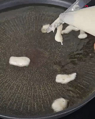 Bol de mini beignets maison sucrés pour le goûter