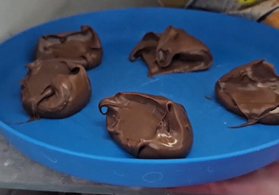 Mochis au Nutella maison saupoudrés de farine de riz