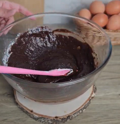 Moelleux au chocolat noir saupoudré de sucre glace