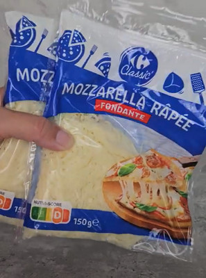 Mozza balls dorées et filantes servies à l'apéritif