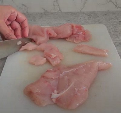 Panadillas au poulet façon KFC : barquitas garnies de poulet croustillant, salade et cheddar