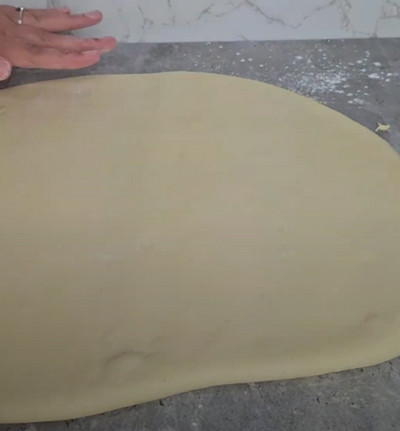 Pizza algérienne Le carré coupée en carrés