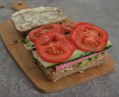 Sandwichs ciabattas coupés en deux
