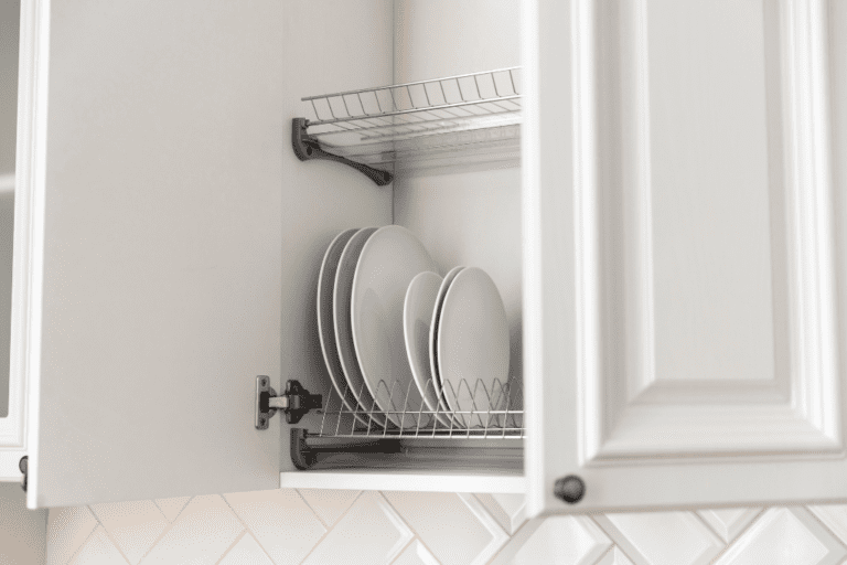 Comment organiser les placards de cuisine dans une petite cuisine