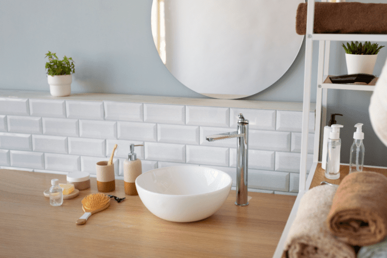 27 conseils dorganisation et de rangement pour la salle de bains parfaits pour les petites salles de bain