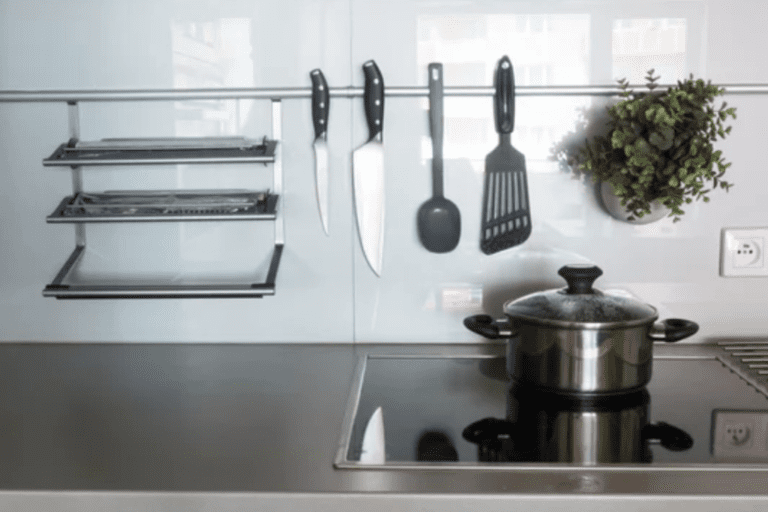 37 idees dorganisation pour la cuisine dun petit appartement qui changent la vie