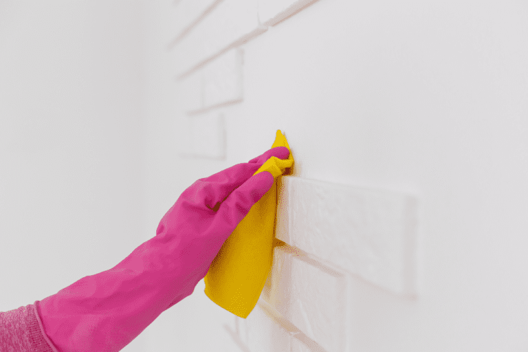 comment nettoyer des murs blancs
