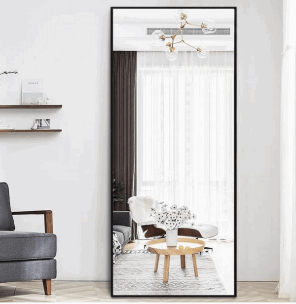 grand miroir pour agrandir les espaces