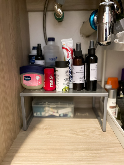 organisateur pour evier salle de bain