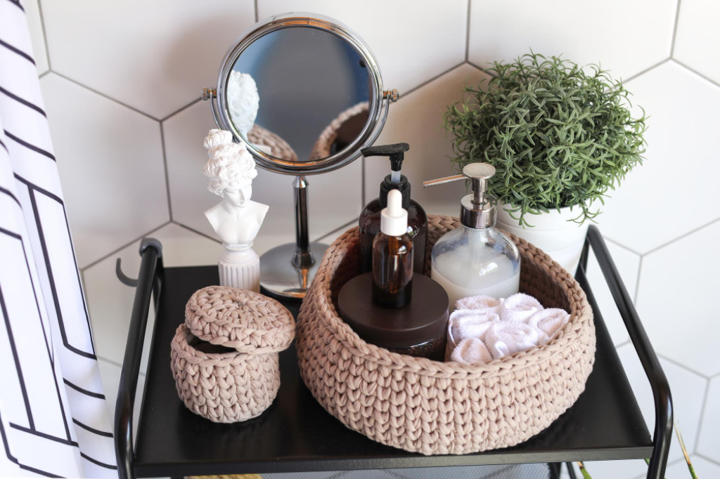 18 idées de petites salles de bains qui sont magnifiques (et pratiques)