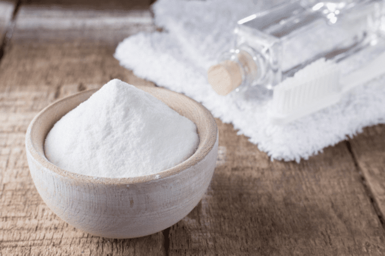 Comment nettoyer votre four naturellement a laide de bicarbonate de soude