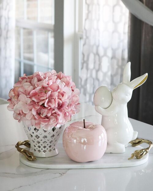 plateau de paques blanc et rose