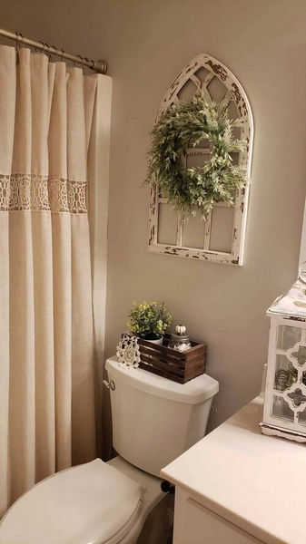 decoration au dessus des toilettes 12
