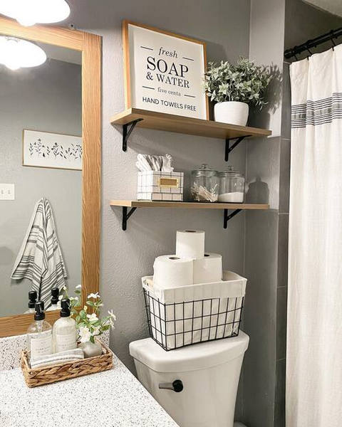 decoration au dessus des toilettes 16