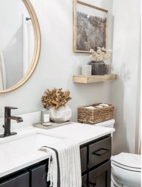 decoration au dessus des toilettes 26