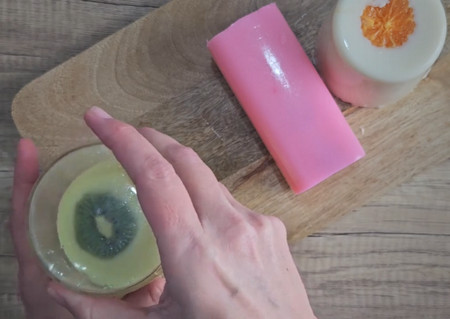 gelée de lait aux fruits