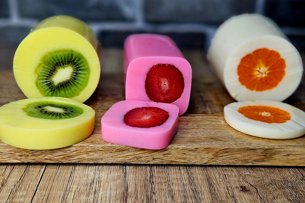 Gelée de lait aux fruits