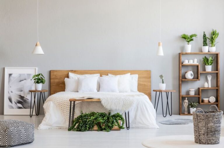 18 idees de coussins decoratifs pour votre lit et comment les disposer