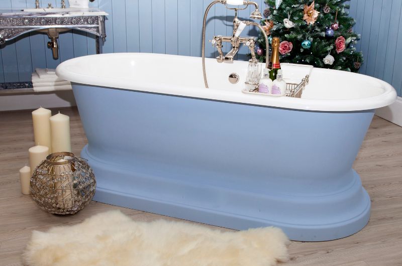 29 idées de décoration de salle de bain pour Noël à essayer cette année