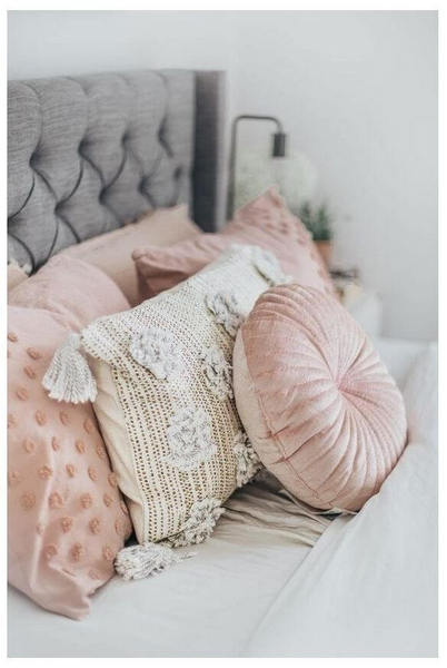 idees de coussins decoratifs pour lit 10