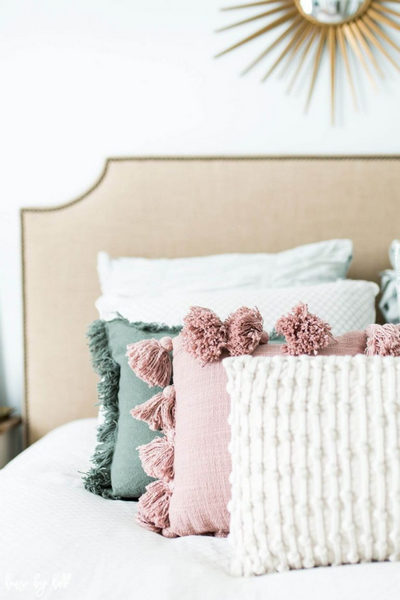 idees de coussins decoratifs pour lit 6