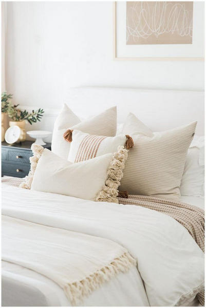 idees de coussins decoratifs pour lit 7