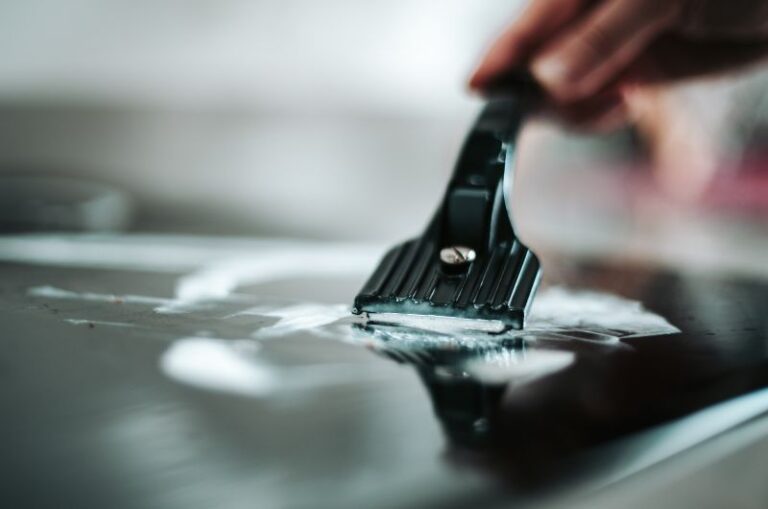 les meilleurs grattoirs pour plaque de cuisson
