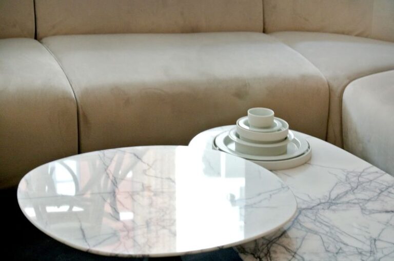 18 idees de tables basses minimalistes qui habillent nimporte quel salon