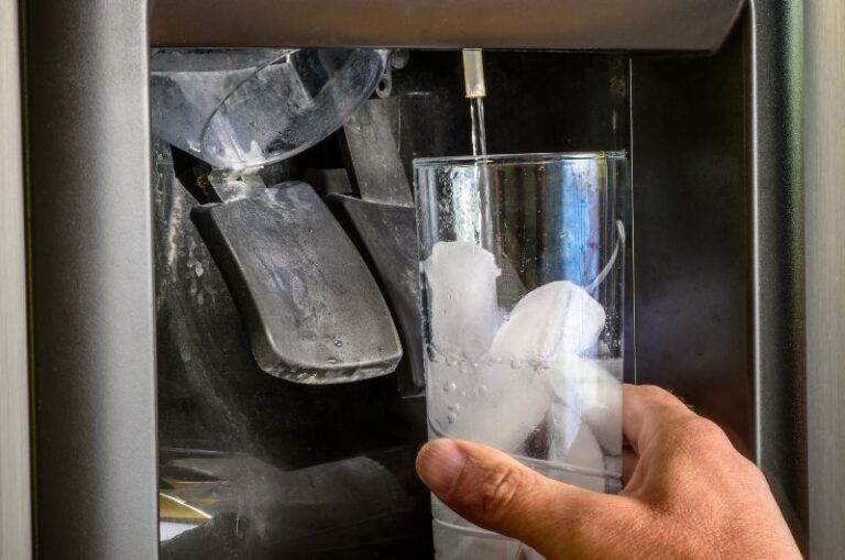 Comment fonctionne un distributeur de glacons sur un refrigerateur Samsung