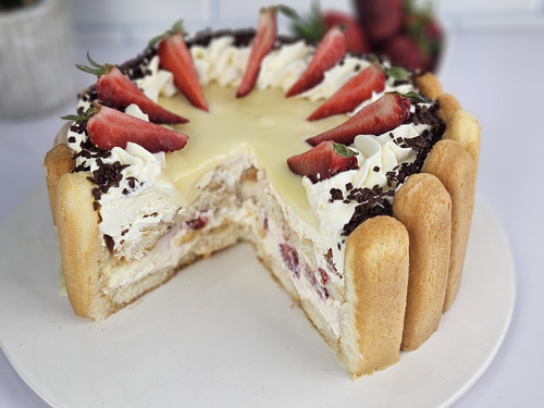 charlotte aux fraises et au chocolat blanc 1 1