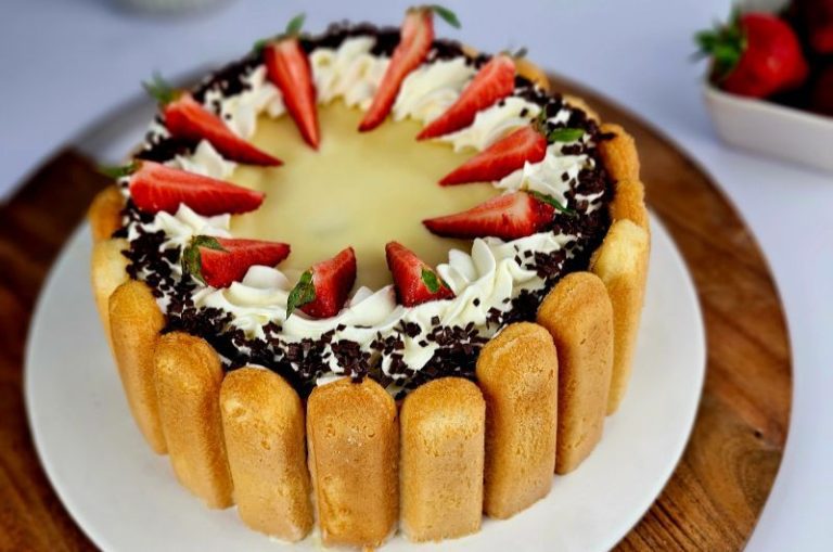 charlotte aux fraises et au chocolat blanc 1