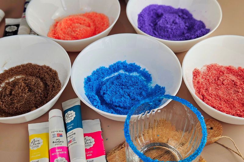 Comment colorer du sucre pour la décoration de cocktails