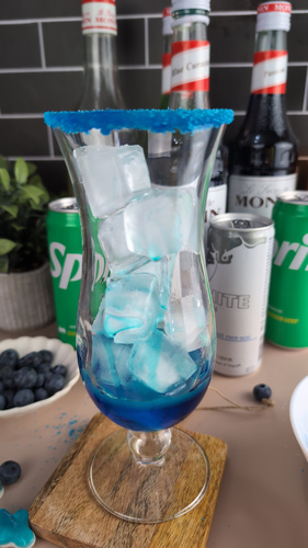 mocktail coco-açaï pailleté