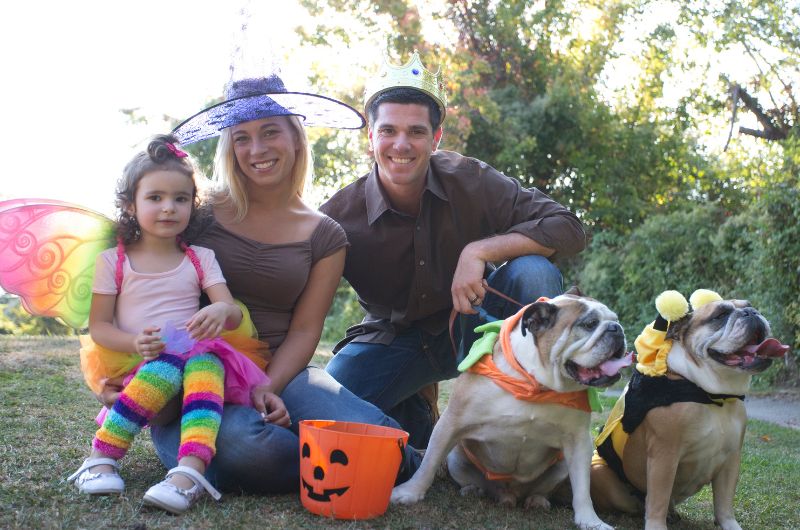15 idées de déguisements d&rsquo;Halloween en famille drôles, à la fois originales et parfaites pour Instagram