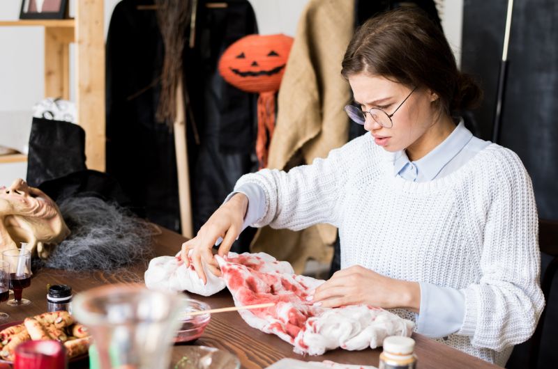 24 idées de déguisements faciles à faire avec vos vêtements du quotidien pour Halloween