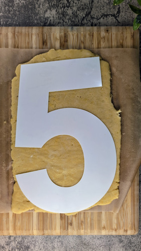 number cake fruits rouges