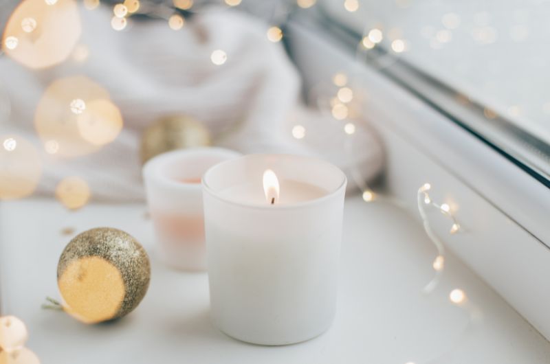Idées de décoration de bougies de Noël pour une lueur chaleureuse
