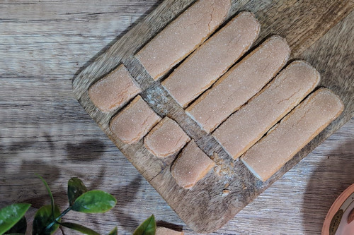 Cercle bordé de biscuits à la cuillère