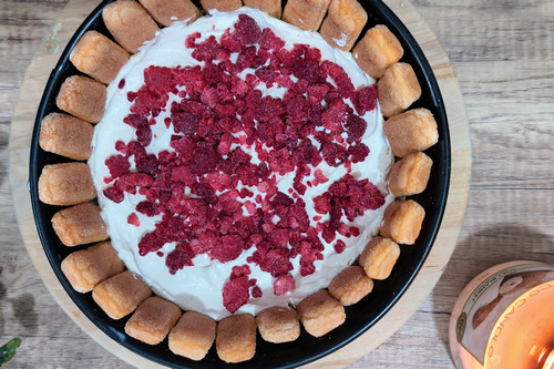Part de charlotte aux framboises et mascarpone