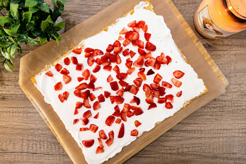 gâteau roulé aux fraises